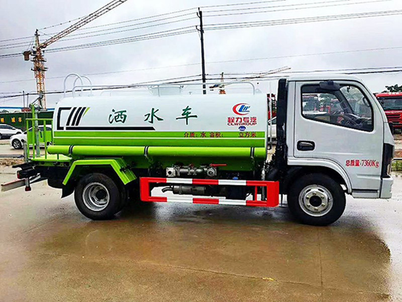 東風(fēng)多利卡5噸灑水車